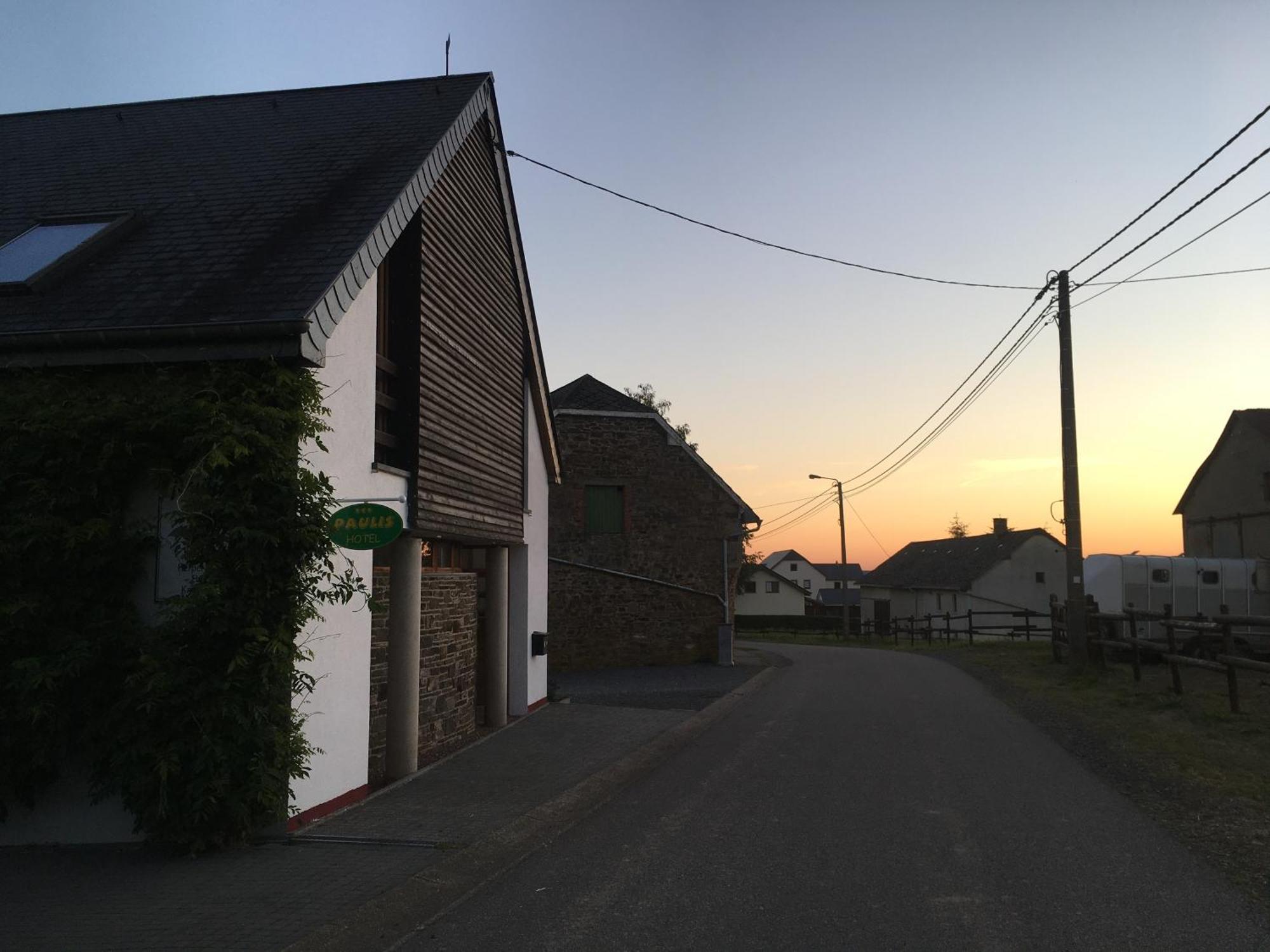 Paulis Cozy 4-Bedroom Vacation Home - With 4 Bathrooms Sun Terrace & Sauna, Nice To Hike & Bike, To Chil & Meet Бюллинген Экстерьер фото